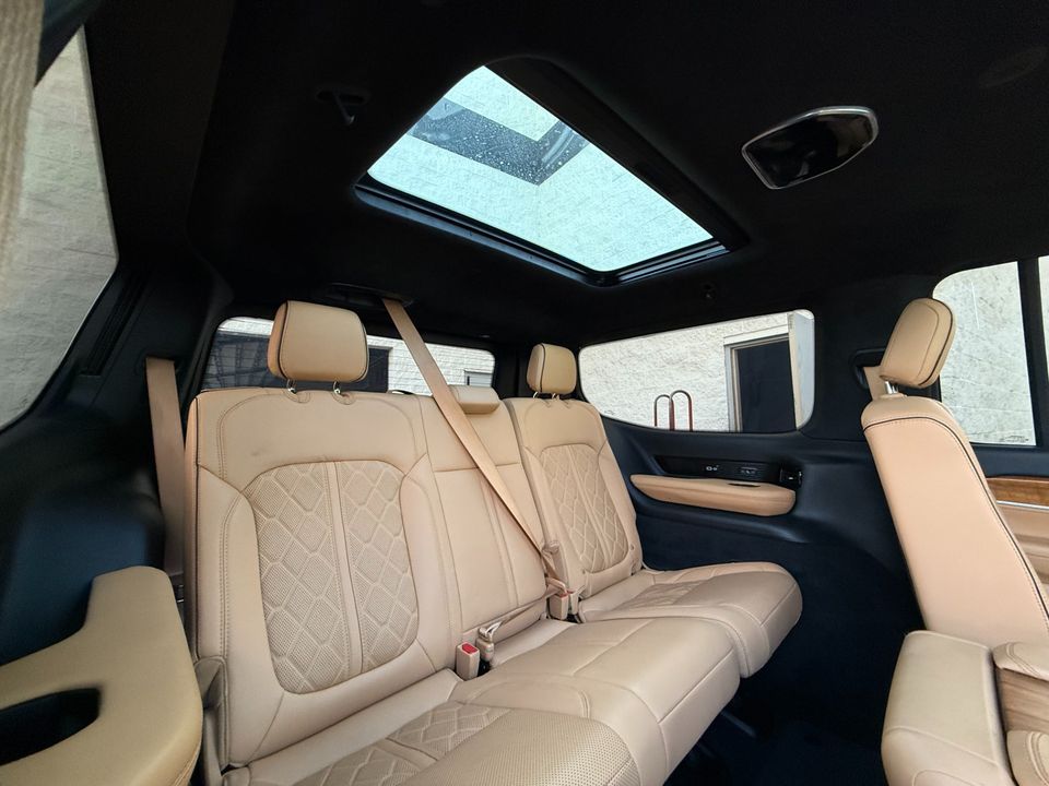 2022 Jeep Grand Wagoneer