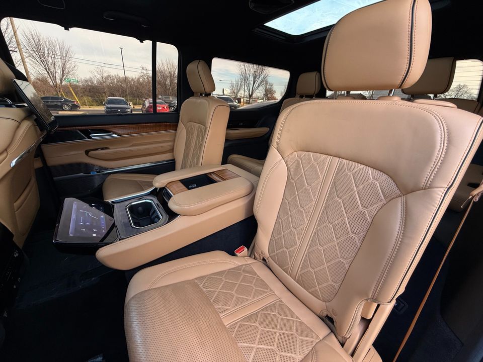 2022 Jeep Grand Wagoneer