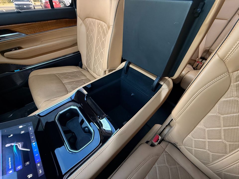 2022 Jeep Grand Wagoneer