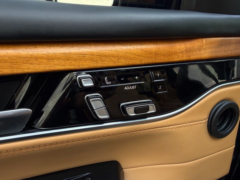 2022 Jeep Grand Wagoneer