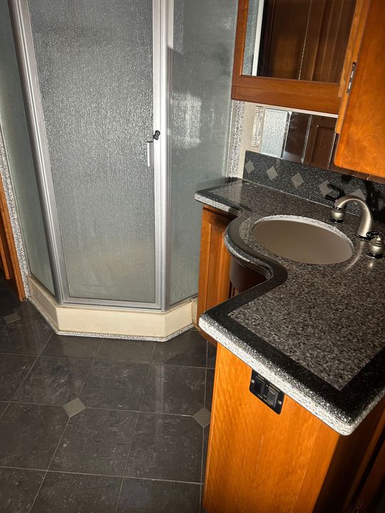 2006 Tiffin Zephyr