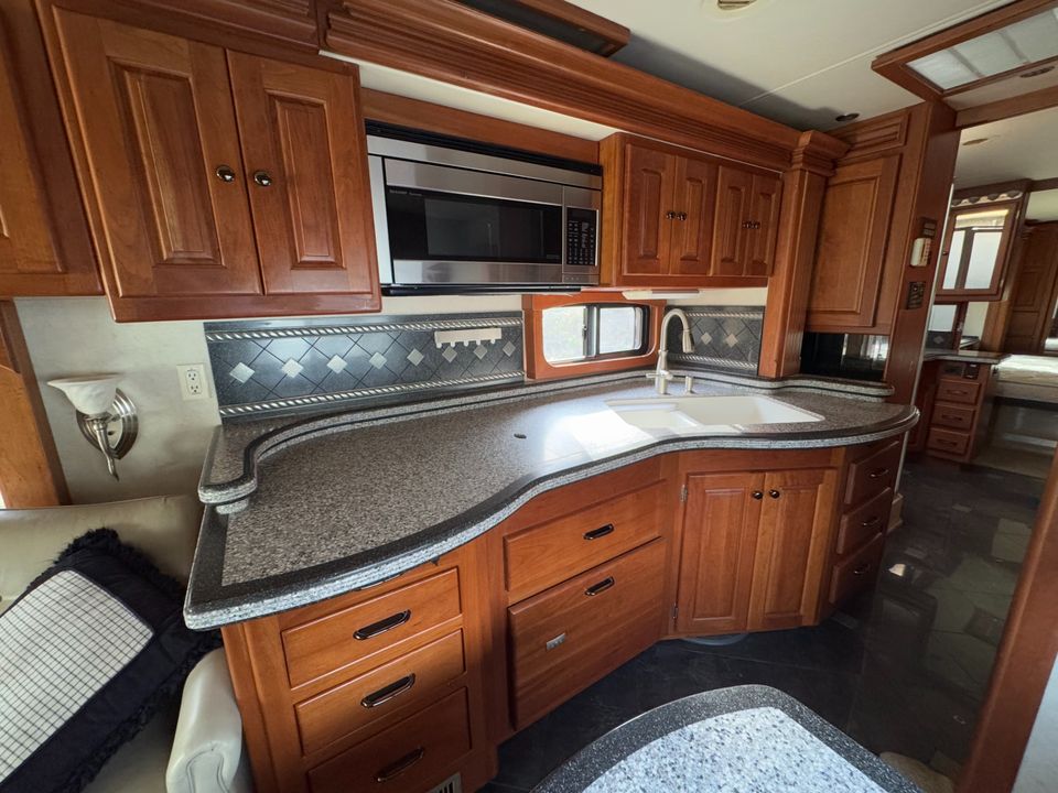 2006 Tiffin Zephyr