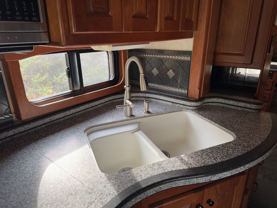 2006 Tiffin Zephyr