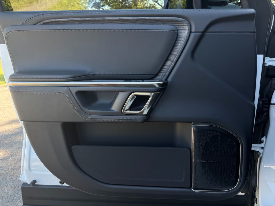 2022 Rivian R1S