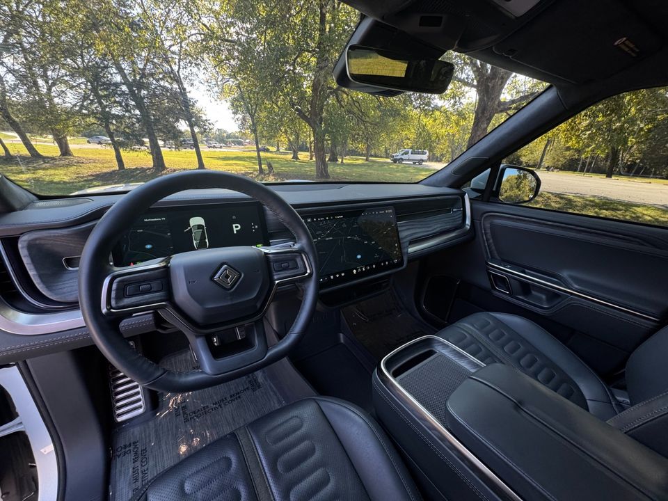 2022 Rivian R1S