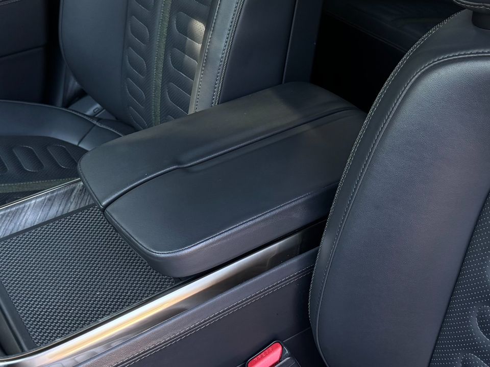 2022 Rivian R1S