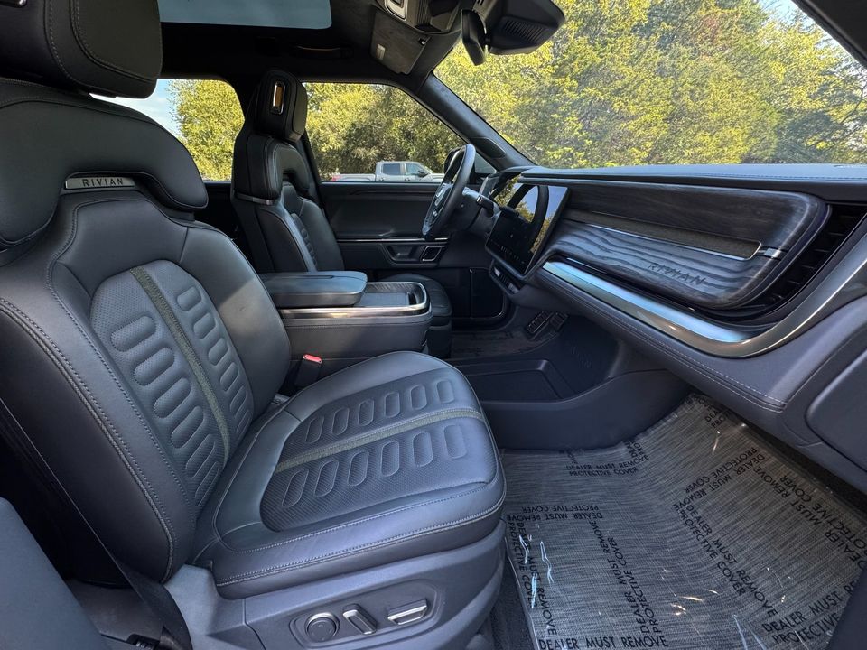 2022 Rivian R1S