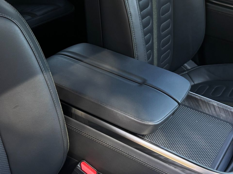 2022 Rivian R1S