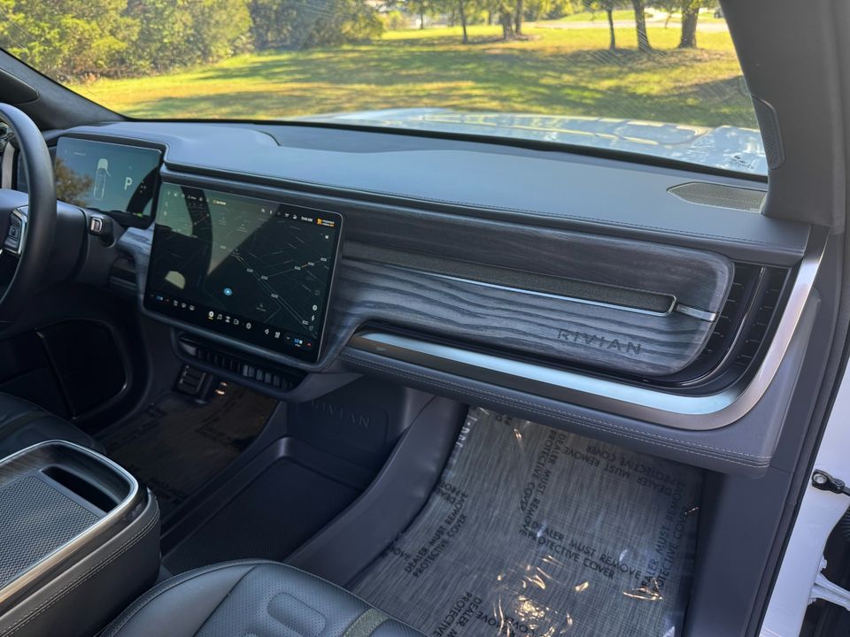2022 Rivian R1S
