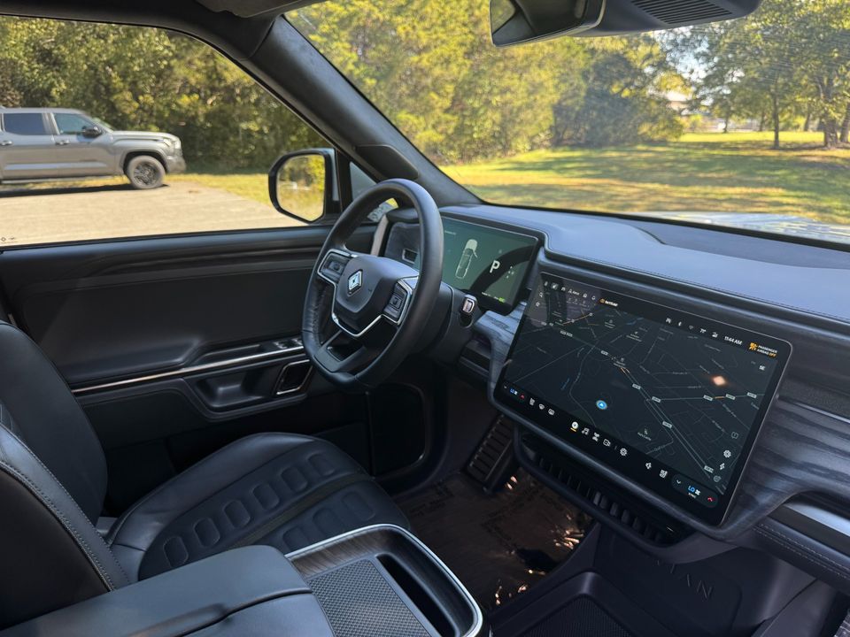 2022 Rivian R1S