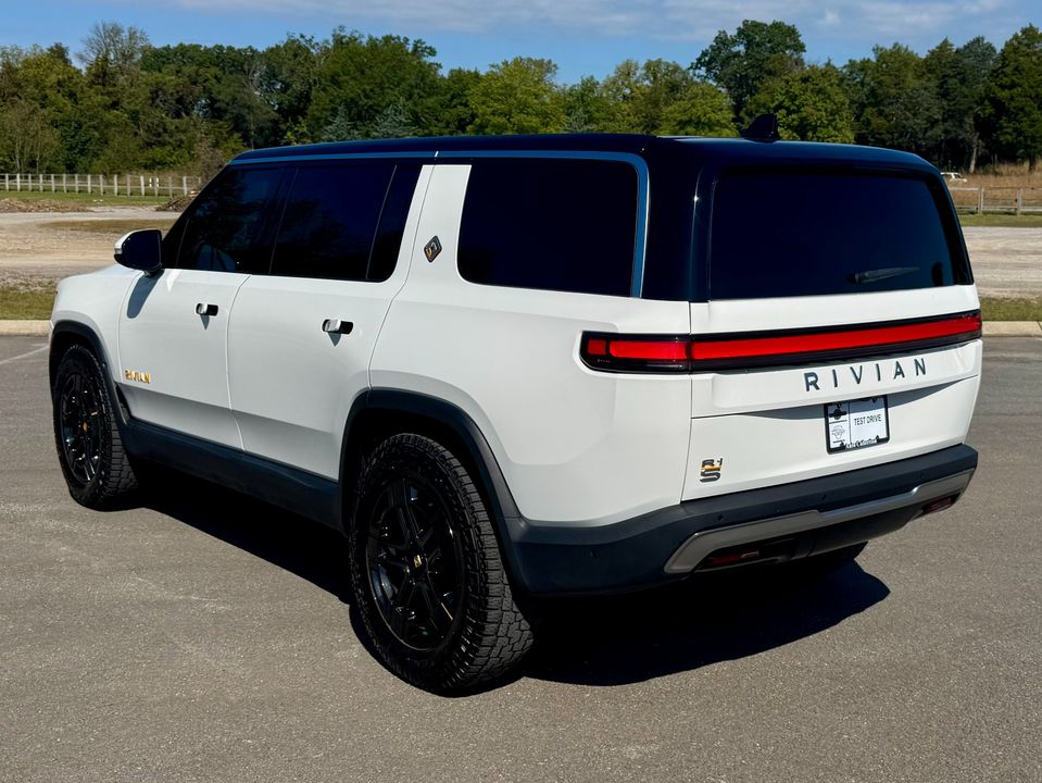 2022 Rivian R1S