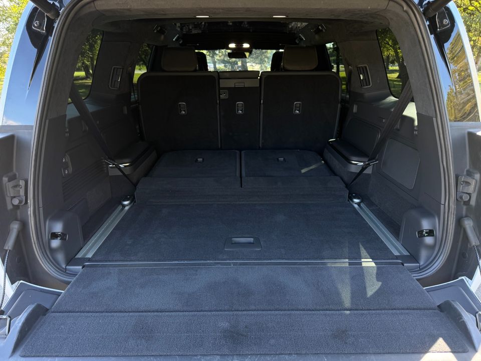 2022 Rivian R1S