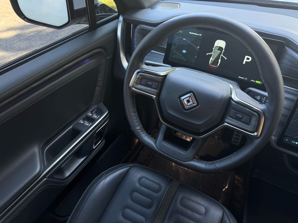 2022 Rivian R1S