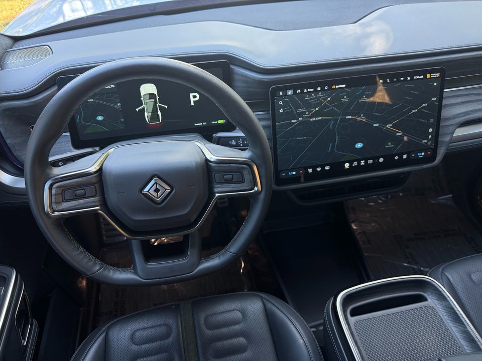 2022 Rivian R1S