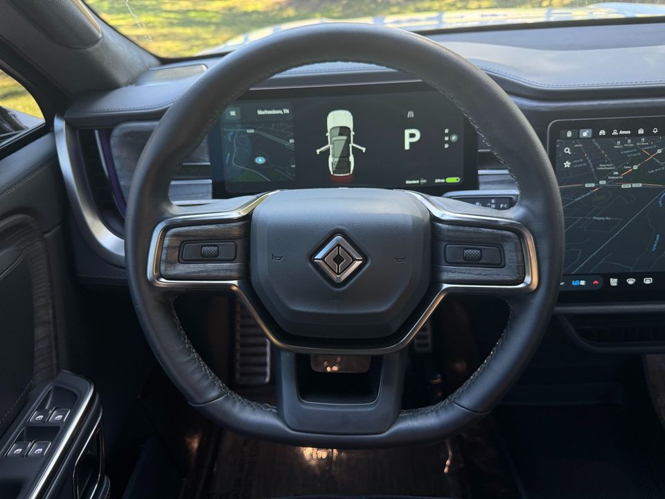 2022 Rivian R1S