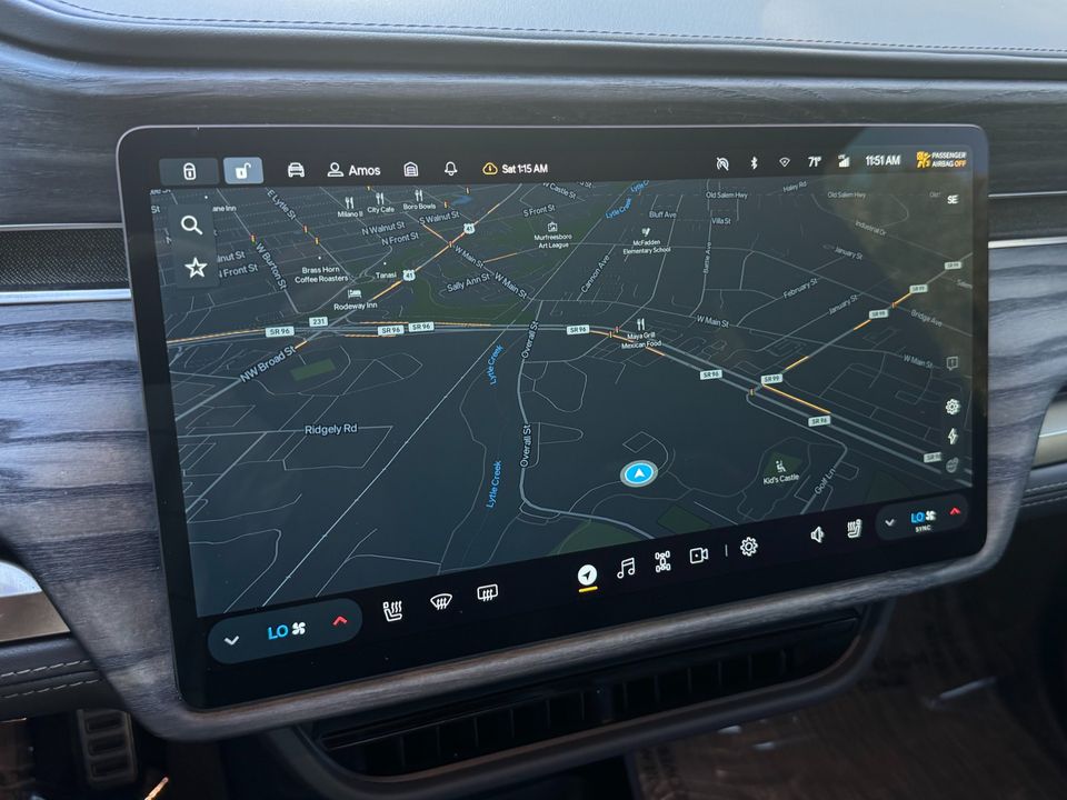 2022 Rivian R1S