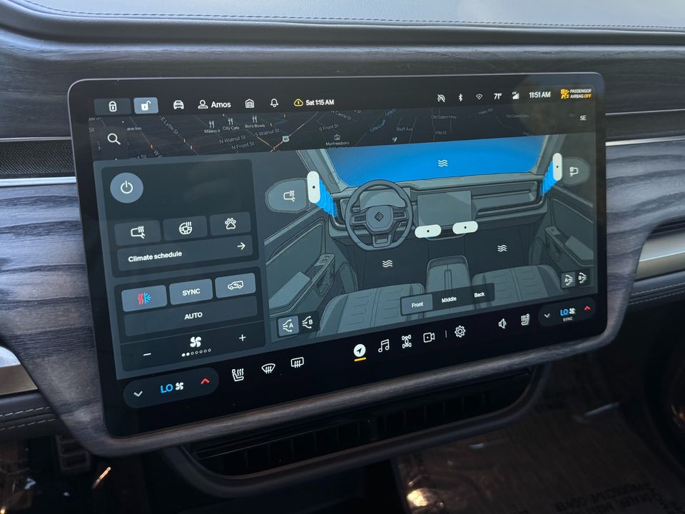 2022 Rivian R1S