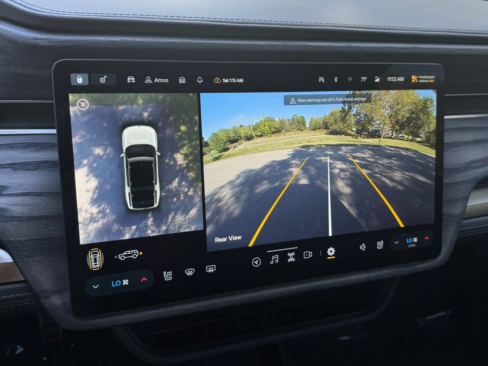 2022 Rivian R1S