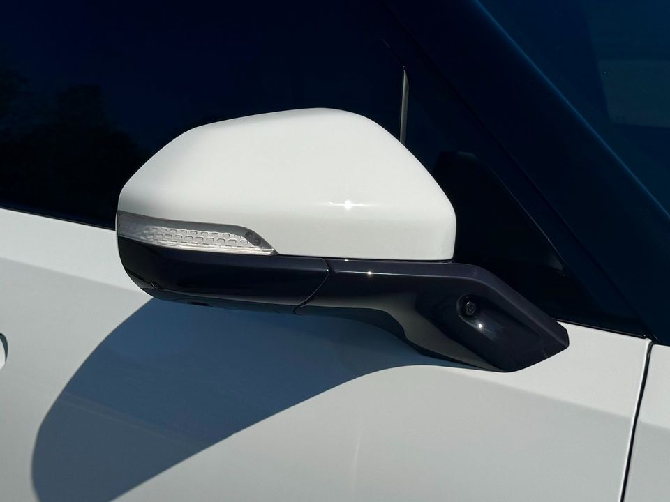 2022 Rivian R1S