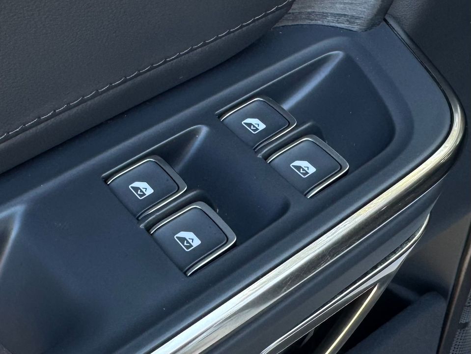 2022 Rivian R1S