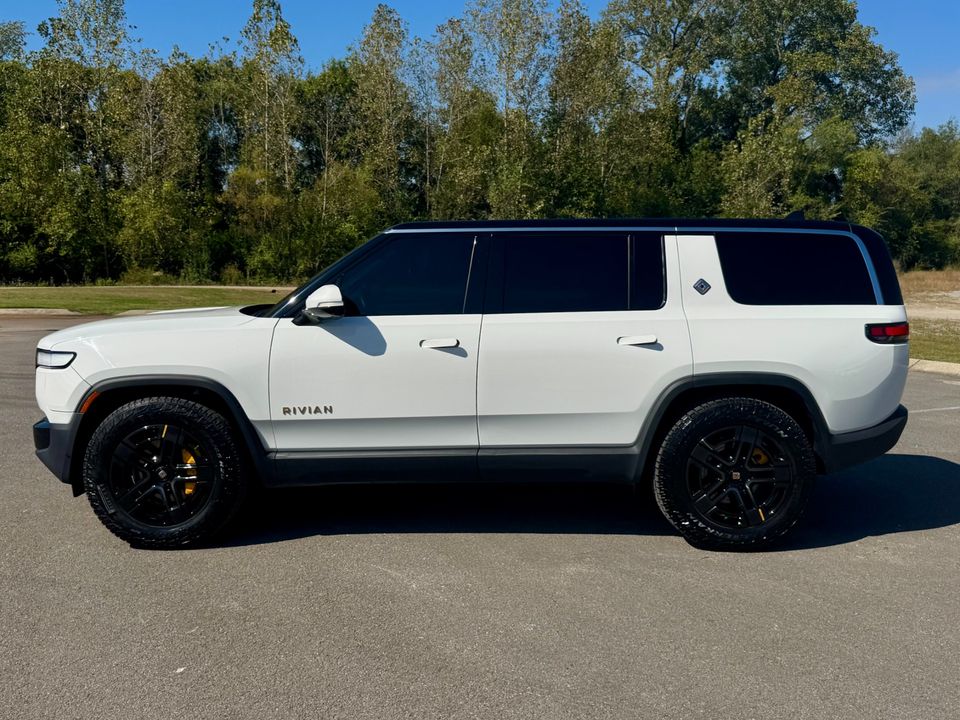 2022 Rivian R1S