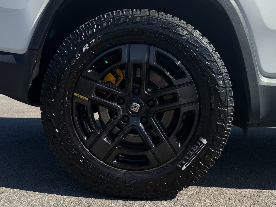 2022 Rivian R1S