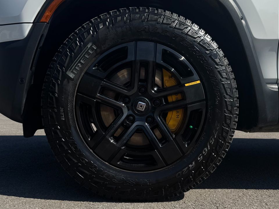 2022 Rivian R1S