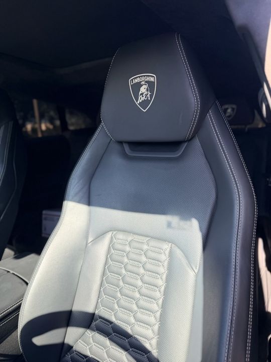 2022 Lamborghini Urus