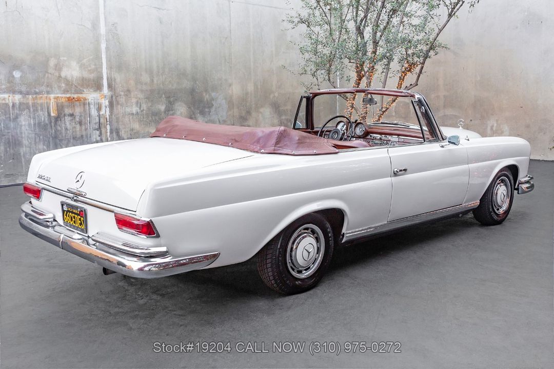 1966 Mercedes-Benz 220SEb