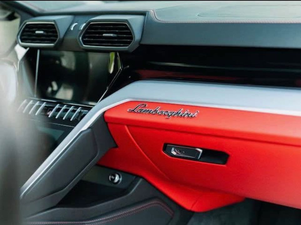 2020 Lamborghini Urus