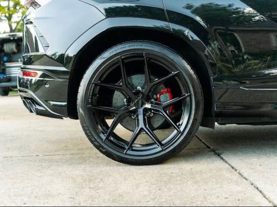 2020 Lamborghini Urus