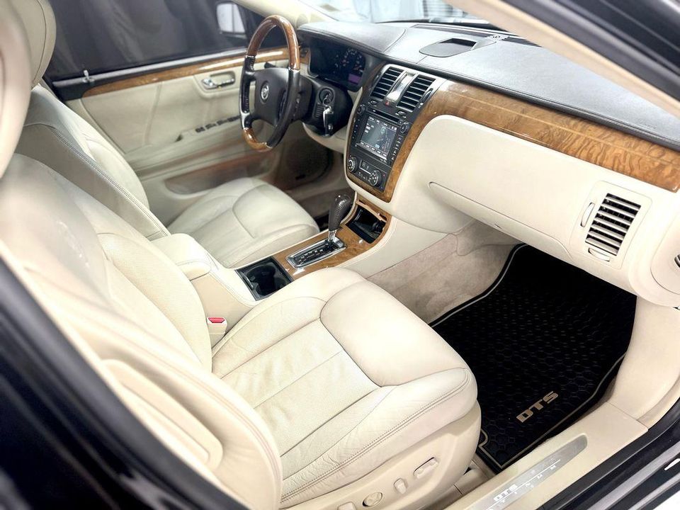 2011 Cadillac DTS
