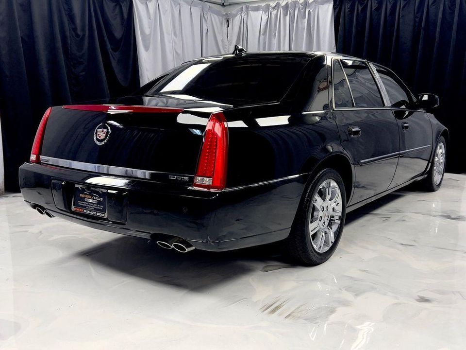 2011 Cadillac DTS