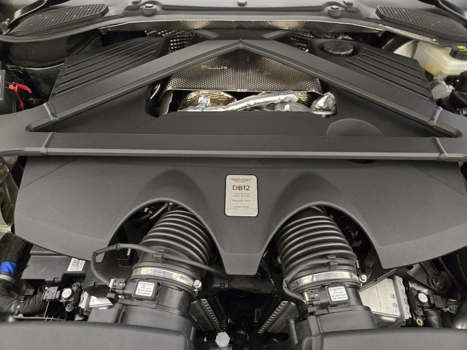 2025 Aston Martin DB12