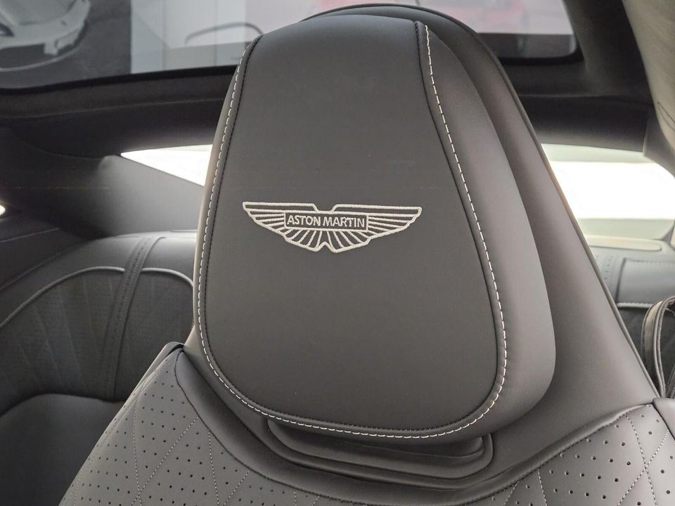 2025 Aston Martin DB12