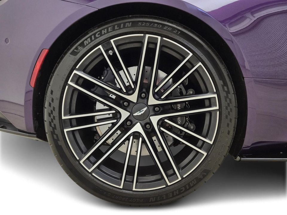 2025 Aston Martin DB12