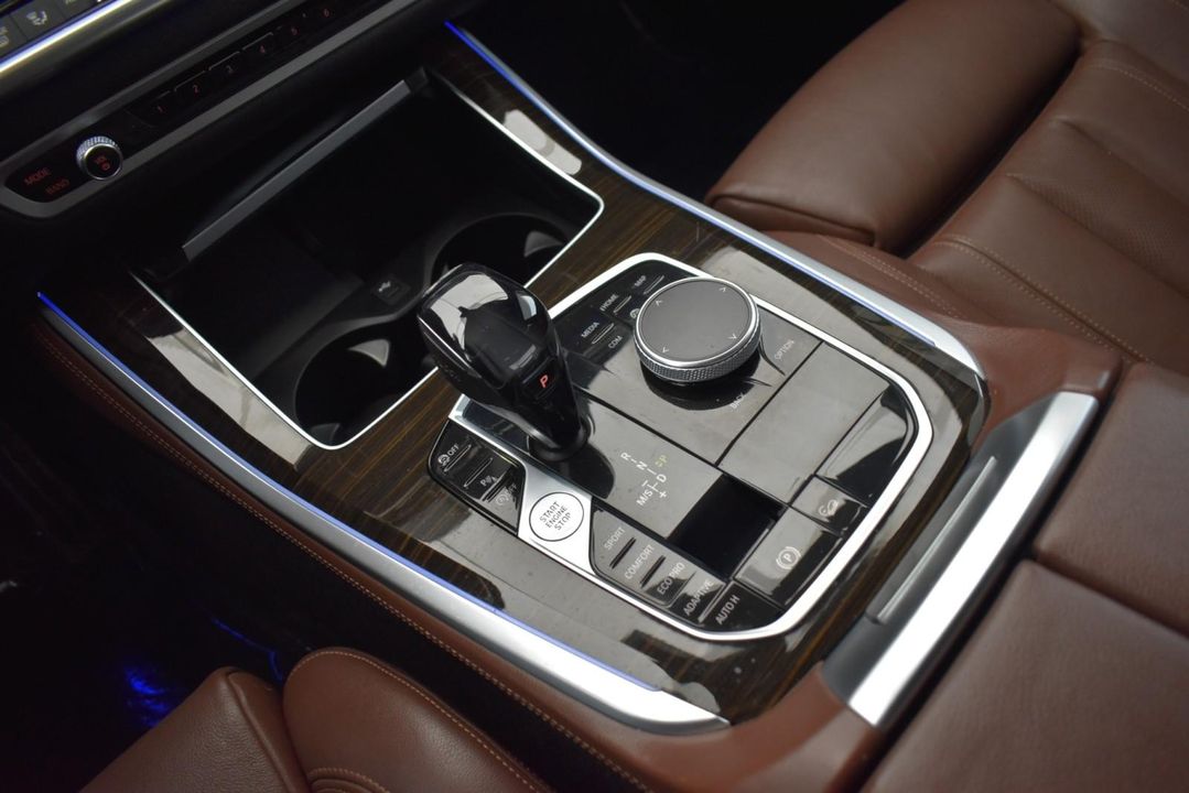 2019 BMW X5 xDrive40i Sports Activity w/M Sport Pkg, Coffee, Vernasca Leather Uphols