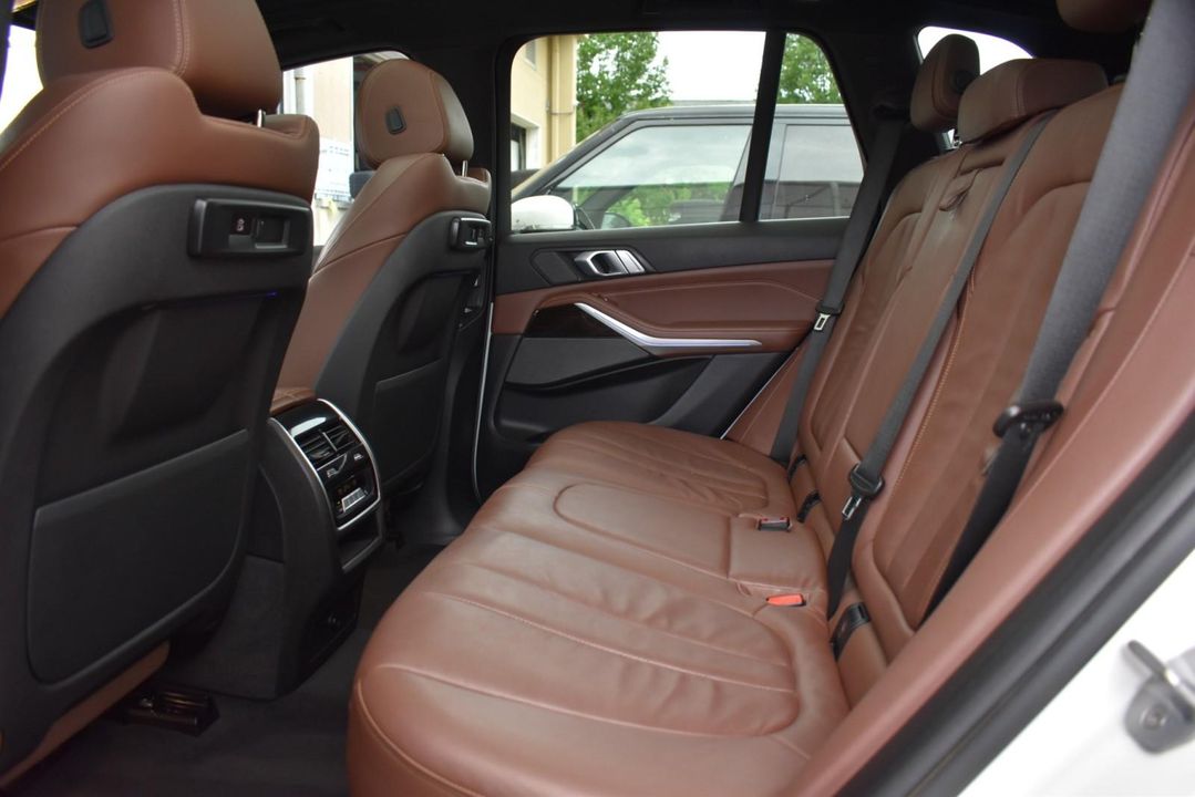 2019 BMW X5 xDrive40i Sports Activity w/M Sport Pkg, Coffee, Vernasca Leather Uphols