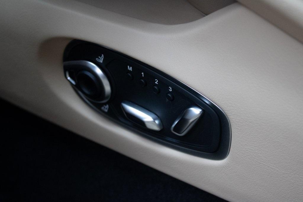 2025 Aston Martin DB12