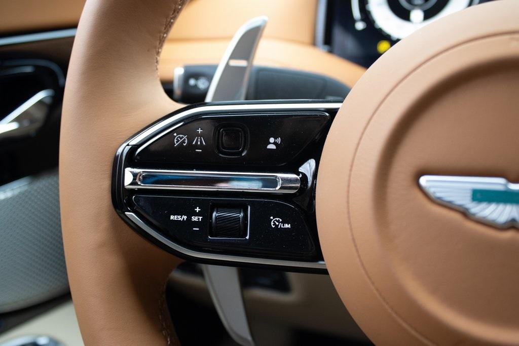 2025 Aston Martin DB12
