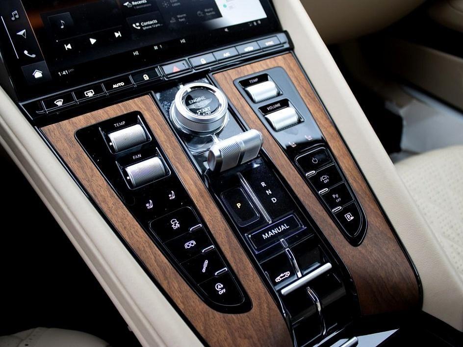 2025 Aston Martin DB12