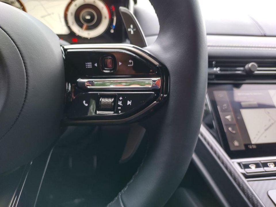 2024 Aston Martin DB12