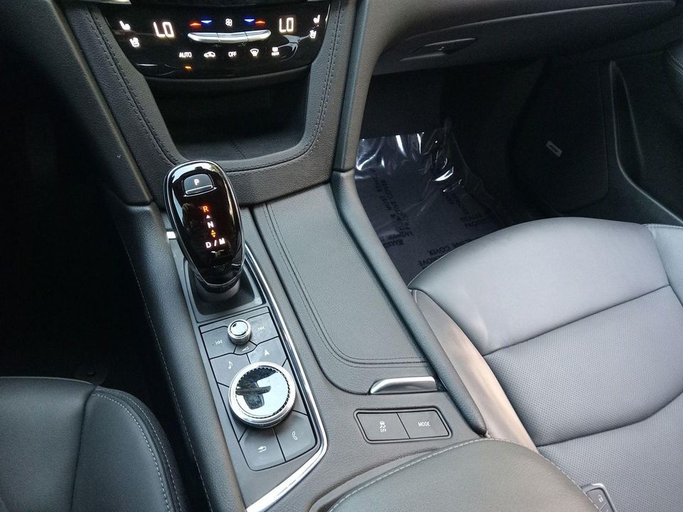 2024 Cadillac XT6