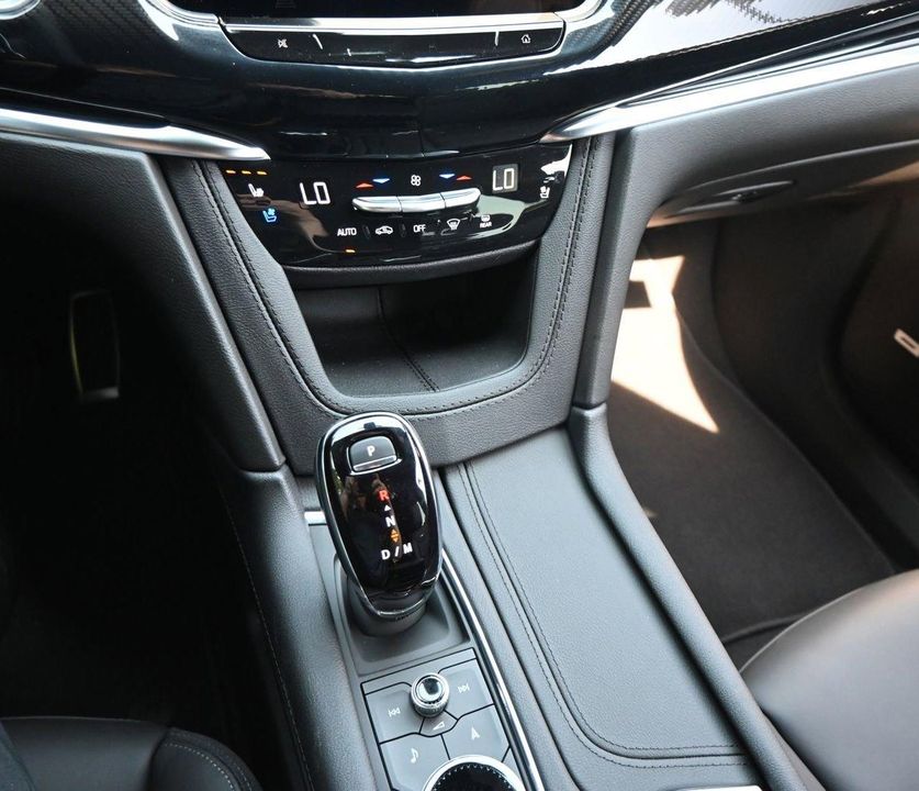 2024 Cadillac XT6
