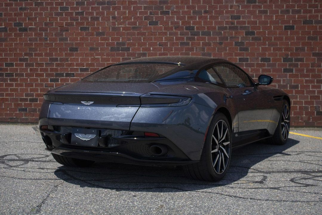 2021 Aston Martin DB11