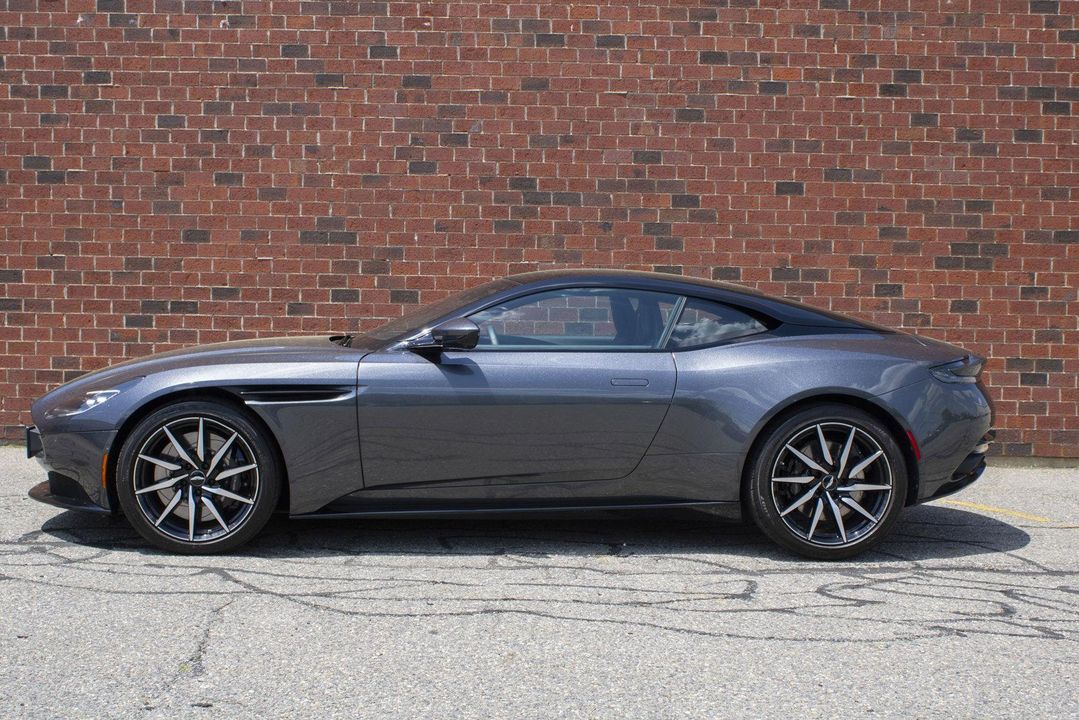 2021 Aston Martin DB11
