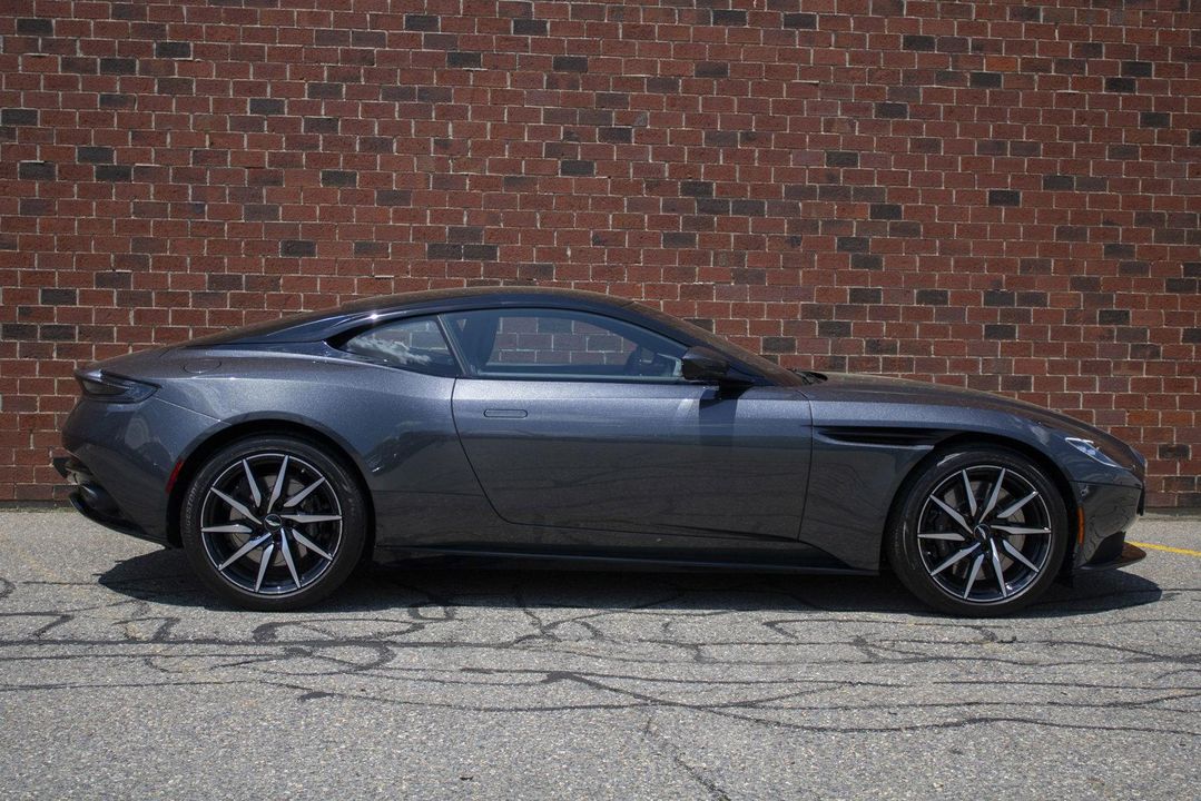 2021 Aston Martin DB11