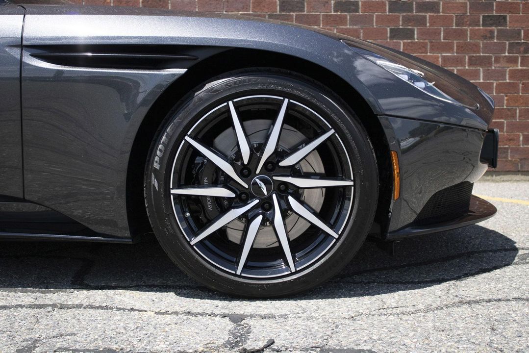 2021 Aston Martin DB11