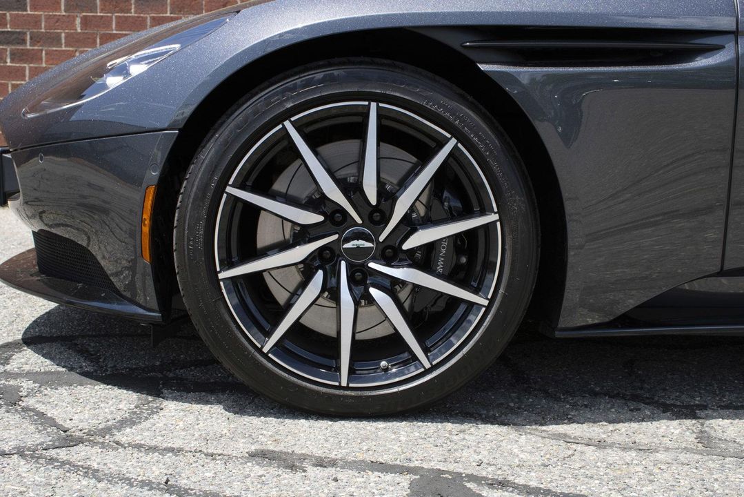 2021 Aston Martin DB11