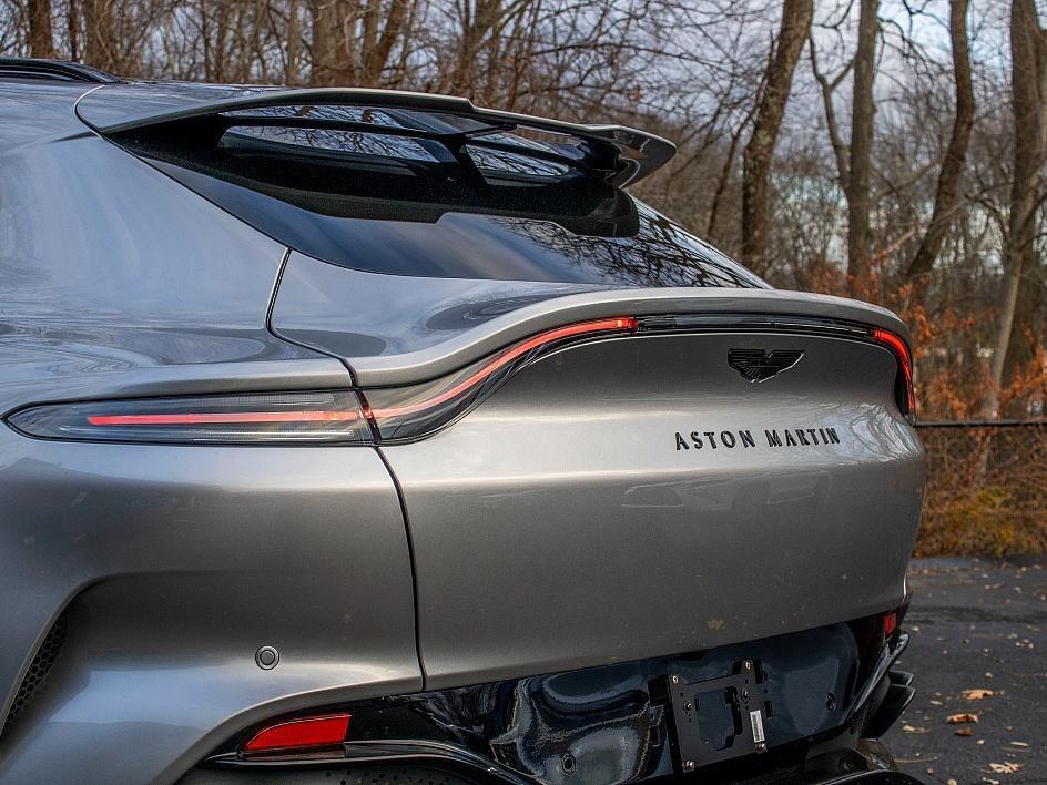 2025 Aston Martin DBX